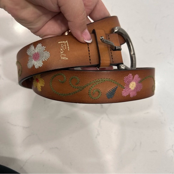 FOSSIL Brown Floral Embroidered Genuine Leather Belt Medium Boho Brass Buckle - Picture 2 of 7